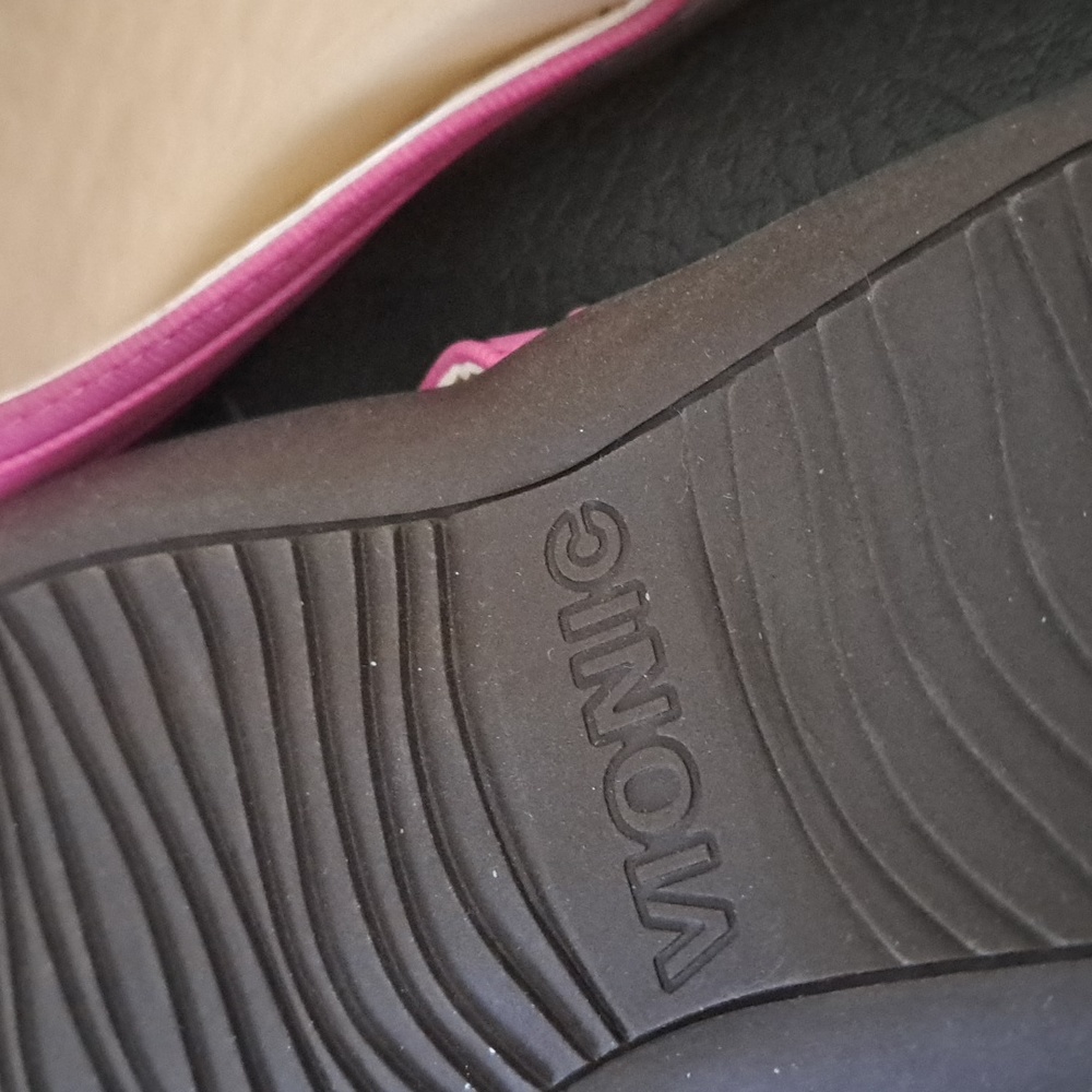 New vionic sandals - Picture 6 of 6